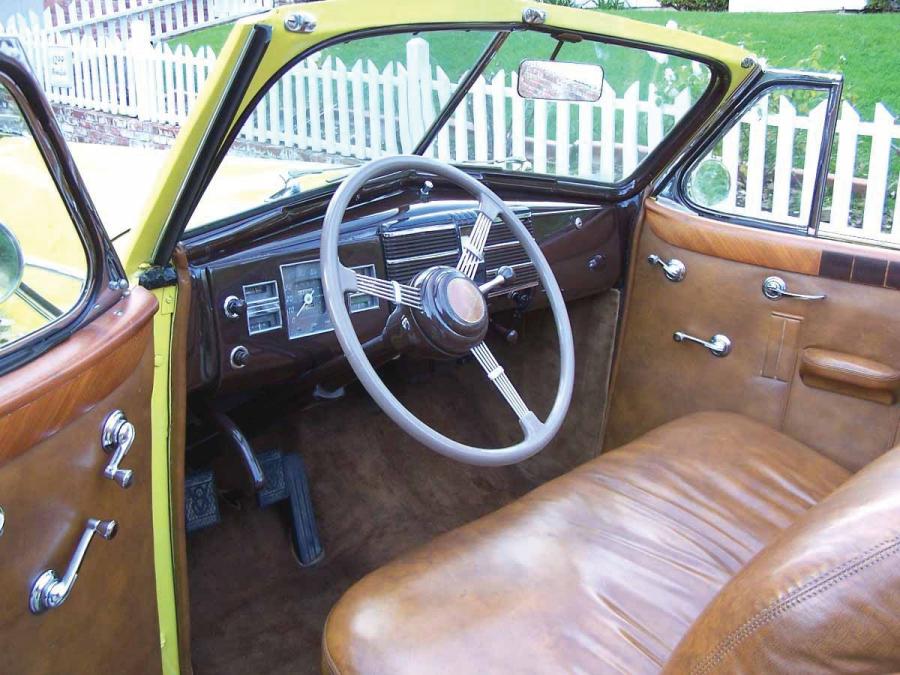  Cadillac Series 75 Convertible Coupe 1938 года  (фото 3 из 6)